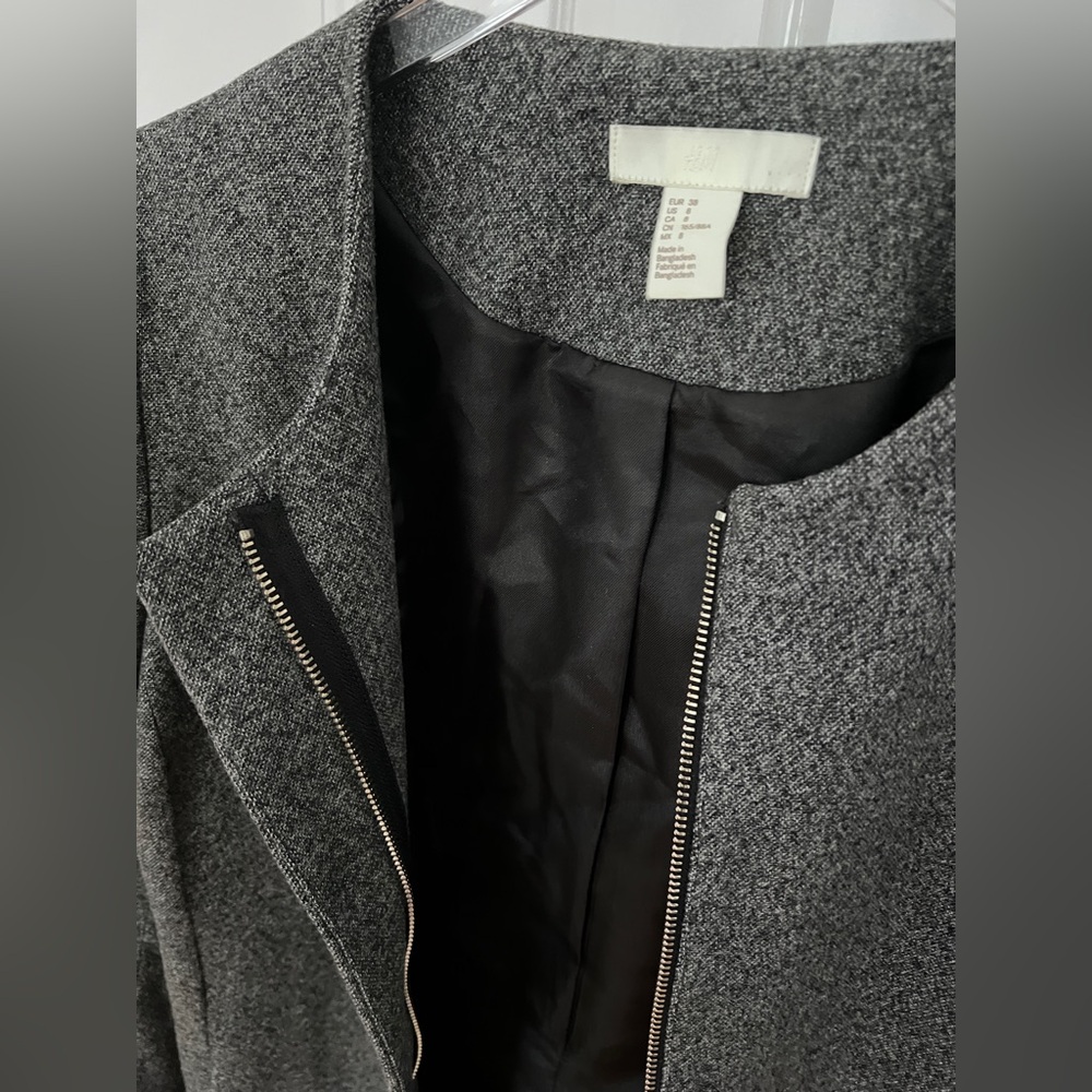 H&M gray coat collarless zip front ruffled bell sleeves Women's US8 EU38 - Picture 4 of 11